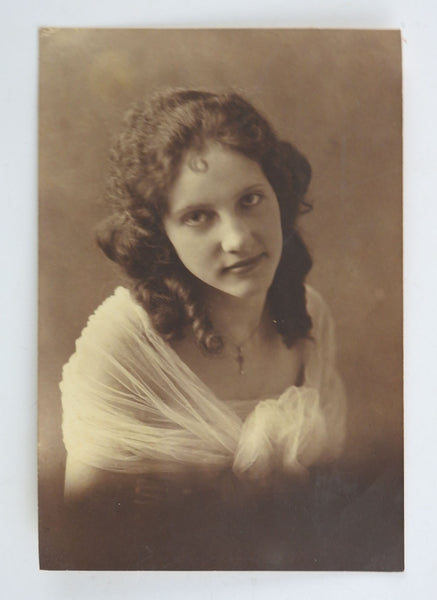 Vintage 1915 Photograph of Pretty Girl
