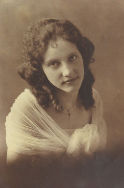 Vintage 1915 Photograph of Pretty Girl